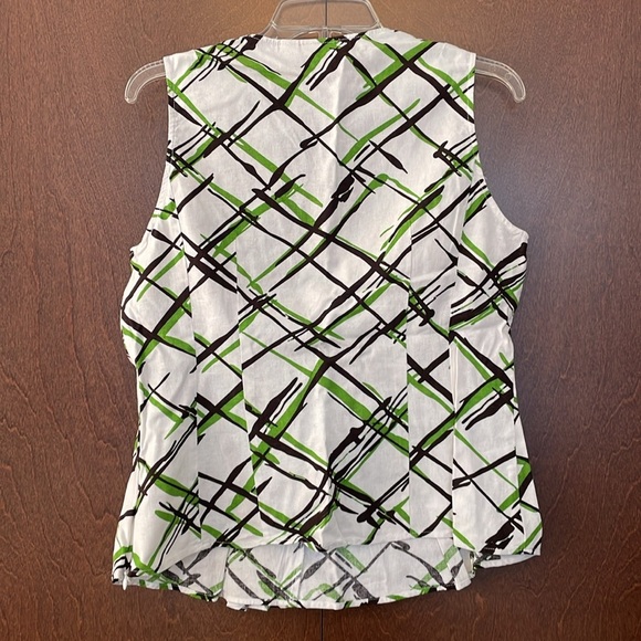 Sleeveless top - Picture 2 of 6